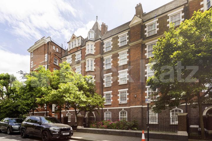 Spacious two bed with wood floors, double bedrooms & mins to regents park Scott Ellis Gardens, St Johns Wood